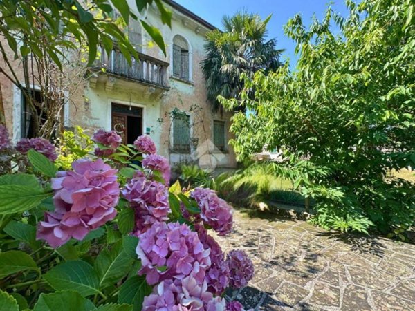 casa indipendente in vendita a Pieve del Grappa in zona Crespano del Grappa