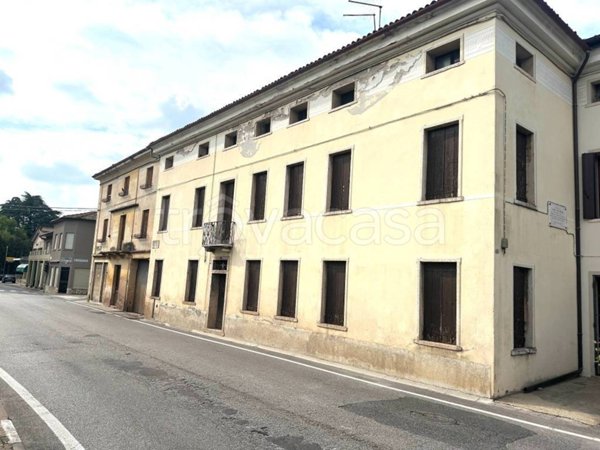 casa indipendente in vendita a Pieve del Grappa in zona Crespano del Grappa