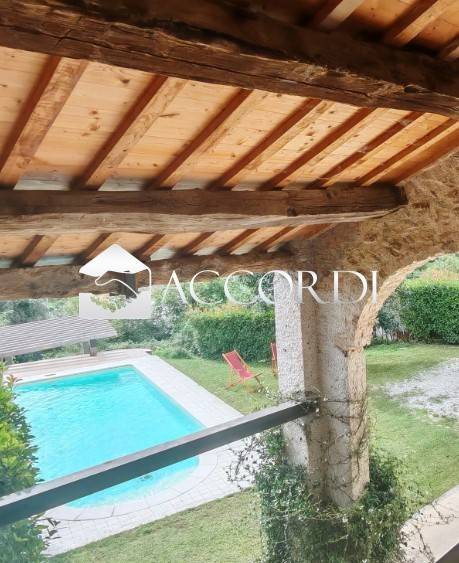 casa indipendente in vendita a Pieve del Grappa in zona Paderno del Grappa