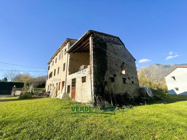 esavano in vendita a Pieve del Grappa