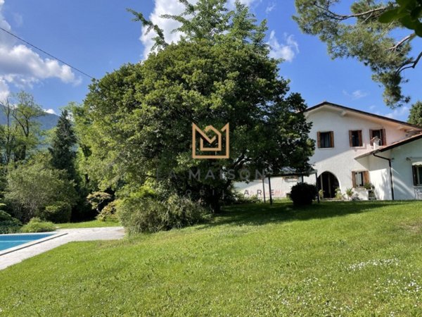 casa indipendente in vendita a Pieve del Grappa in zona Paderno del Grappa