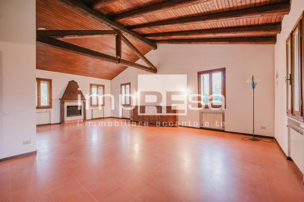 casa indipendente in vendita a Pieve del Grappa in zona Paderno del Grappa