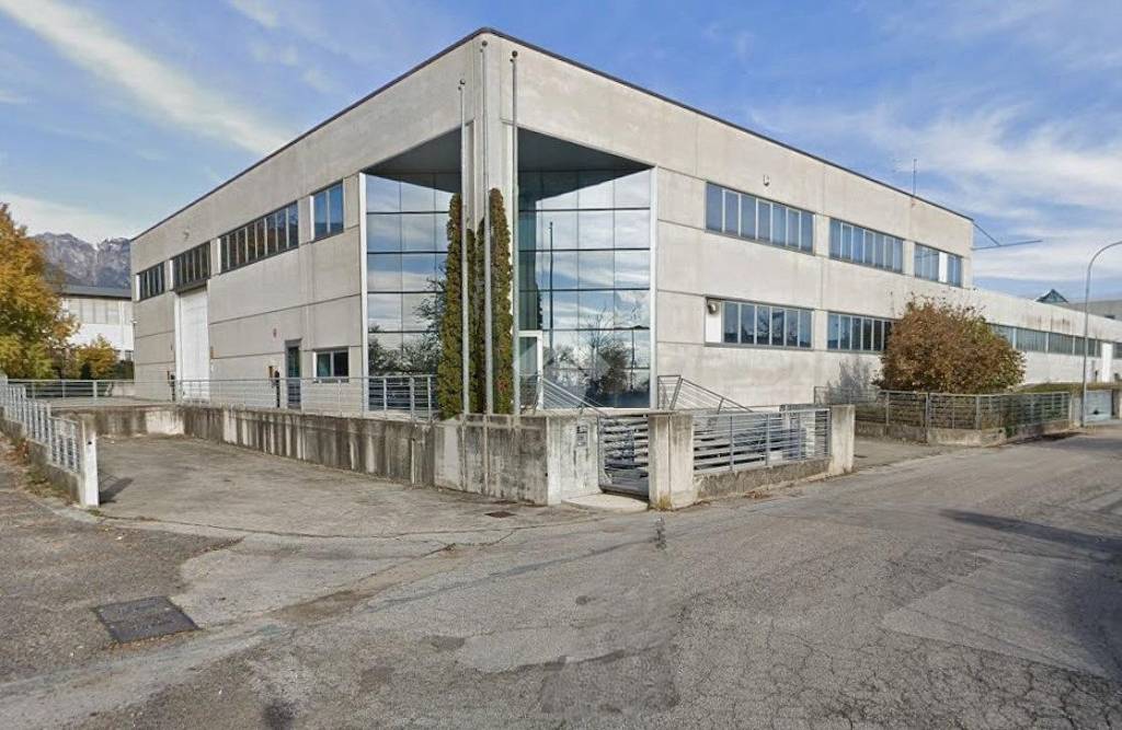 locale commerciale in vendita a Pieve del Grappa