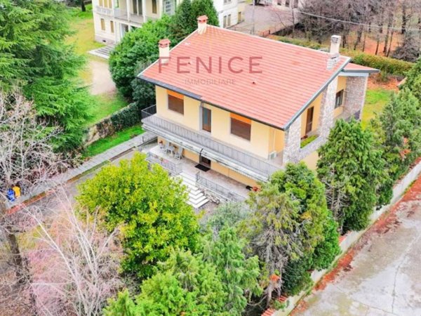 casa indipendente in vendita a Pieve del Grappa in zona Crespano del Grappa