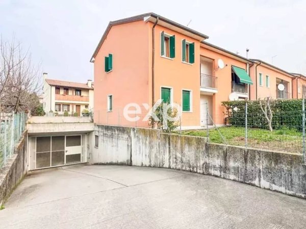 appartamento in vendita a Pieve del Grappa in zona Fietta