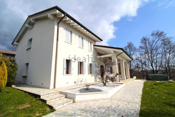 casa indipendente in vendita a Pieve del Grappa in zona Crespano del Grappa