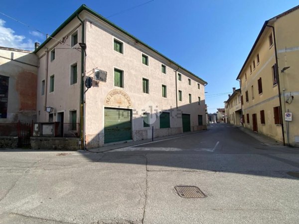 casale in vendita a Pieve del Grappa in zona Crespano del Grappa