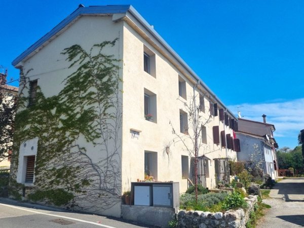 casa indipendente in vendita a Pieve del Grappa in zona Crespano del Grappa