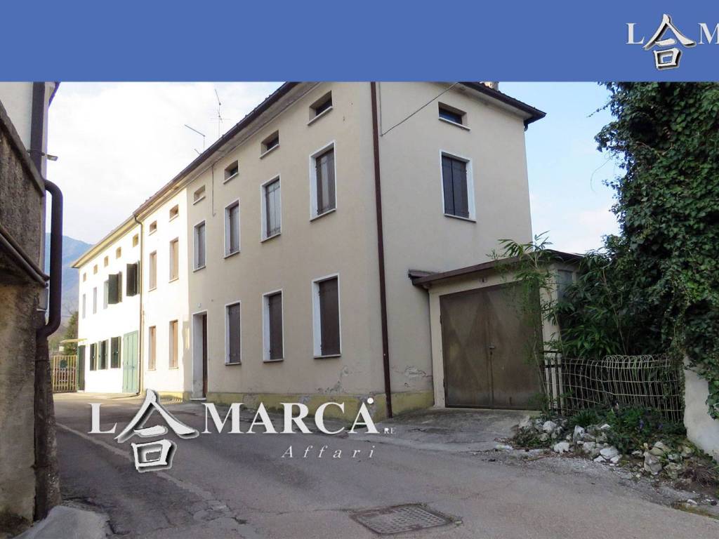 casa indipendente in vendita a Pieve del Grappa in zona Crespano del Grappa