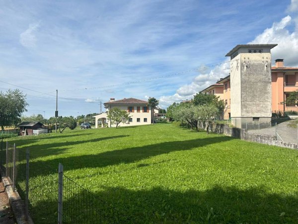 terreno edificabile in vendita a Pieve del Grappa in zona Paderno del Grappa
