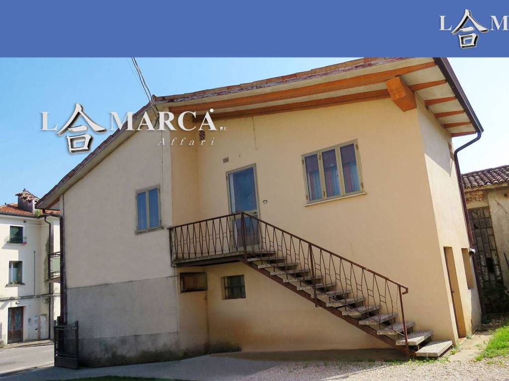 casa indipendente in vendita a Pieve del Grappa in zona Crespano del Grappa