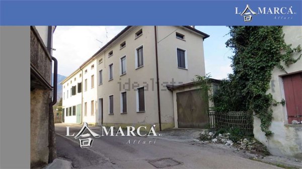 casa indipendente in vendita a Pieve del Grappa in zona Crespano del Grappa