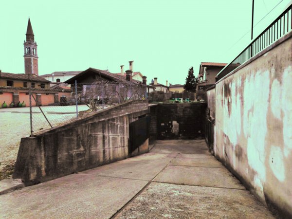 locale di sgombero in vendita a Pieve del Grappa in zona Crespano del Grappa
