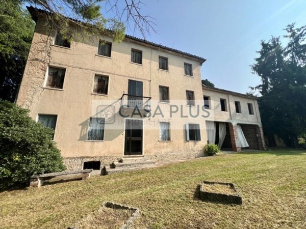 casa indipendente in vendita a Pieve del Grappa in zona Crespano del Grappa