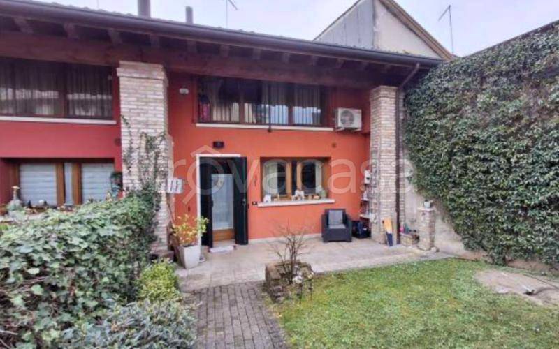 appartamento in vendita a Pieve del Grappa in zona Paderno del Grappa