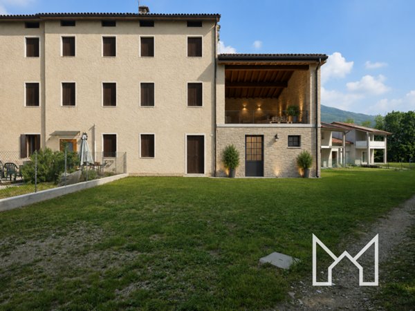 casa indipendente in vendita a Pieve del Grappa in zona Paderno del Grappa