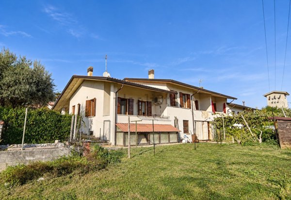 casa indipendente in vendita a Pieve del Grappa in zona Crespano del Grappa