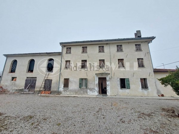 casale in vendita ad Annone Veneto in zona Giai