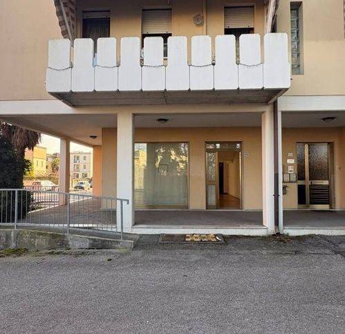 negozio in vendita ad Annone Veneto