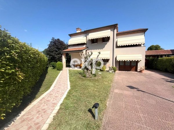 casa indipendente in vendita ad Annone Veneto in zona Loncon