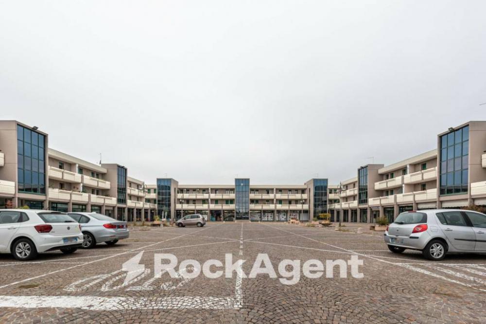 negozio in vendita a Campagna Lupia