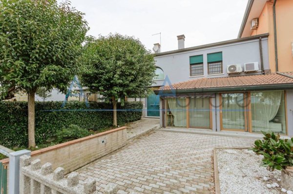 casa indipendente in vendita a Campagna Lupia