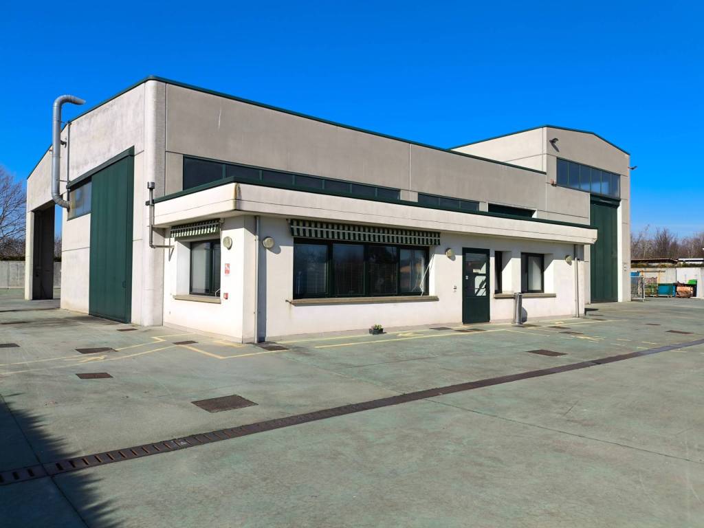 locale commerciale in vendita a Campagna Lupia