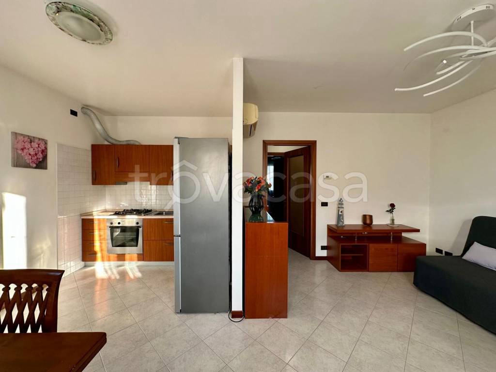 appartamento in vendita a Campagna Lupia in zona Lova