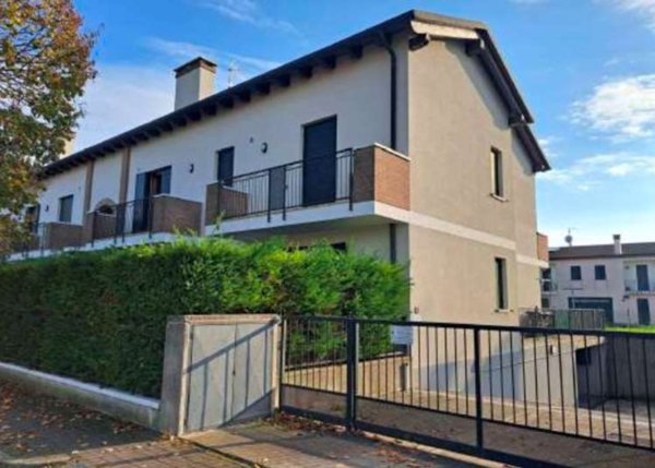 appartamento in vendita a Campagna Lupia in zona Lova