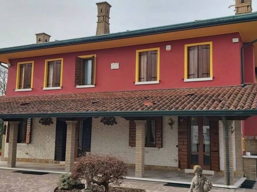 casa indipendente in vendita a Campagna Lupia in zona Lova