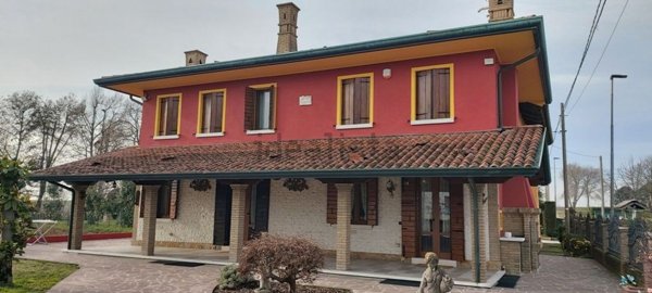 casa indipendente in vendita a Campagna Lupia in zona Lova