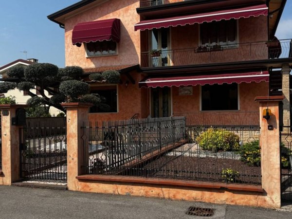 appartamento in vendita a Campagna Lupia