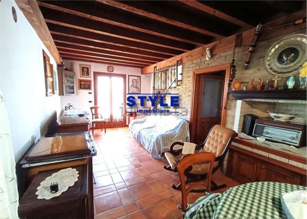 casale in vendita a Campagna Lupia