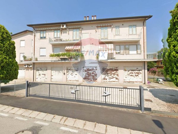 negozio in vendita a Campagna Lupia