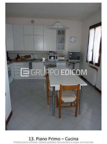 casa indipendente in vendita a Campagna Lupia in zona Lova