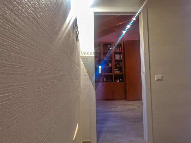 appartamento in vendita a Campagna Lupia in zona Lova