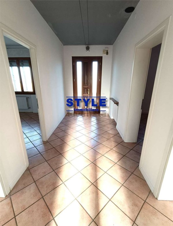 appartamento in vendita a Campagna Lupia in zona Lova