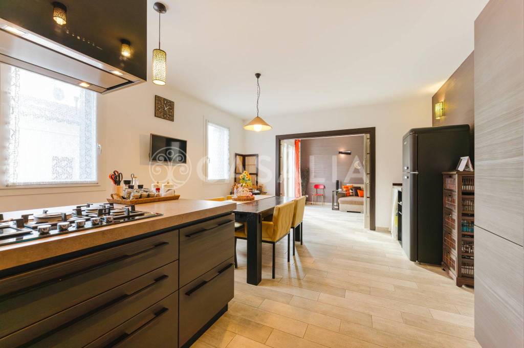 appartamento in vendita a Campagna Lupia in zona Lova