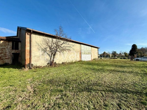 locale commerciale in vendita a Campagna Lupia