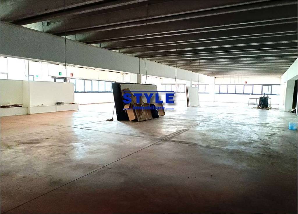 capannone in vendita a Campagna Lupia