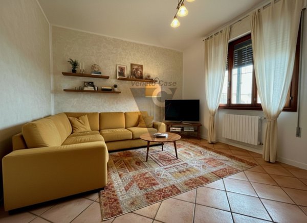 casa indipendente in vendita a Campagna Lupia in zona Lova