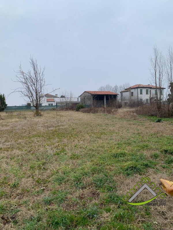 terreno edificabile in vendita a Campagna Lupia