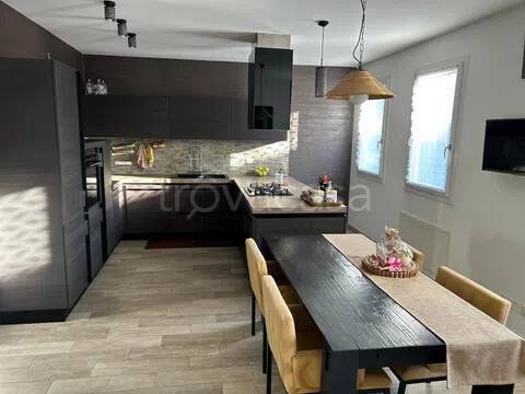 appartamento in vendita a Campagna Lupia in zona Lova
