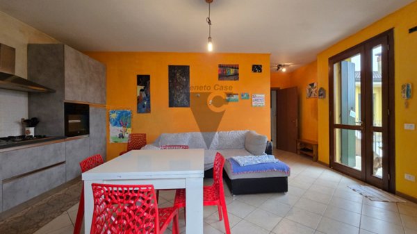 appartamento in vendita a Campagna Lupia in zona Lova