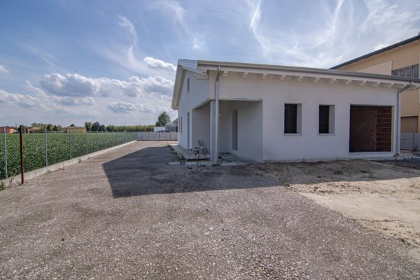 casa indipendente in vendita a Campolongo Maggiore