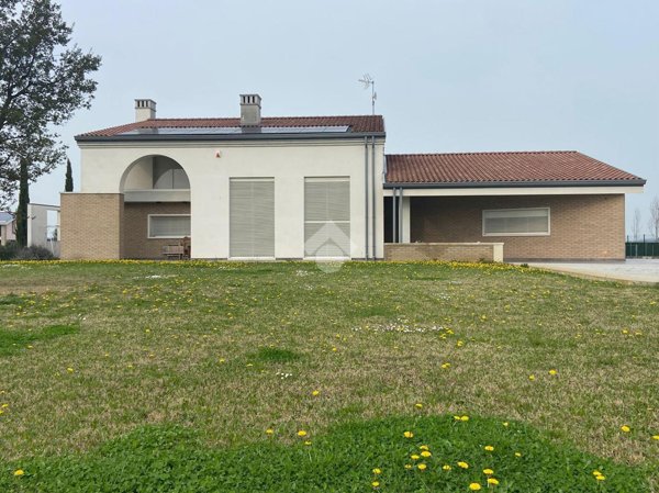 casa indipendente in vendita a Campolongo Maggiore in zona Bojon