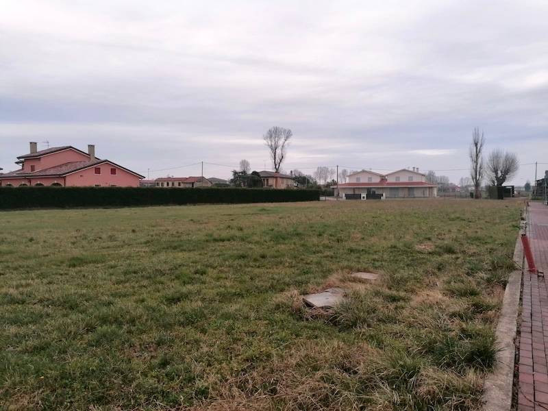 terreno edificabile in vendita a Campolongo Maggiore in zona Bojon