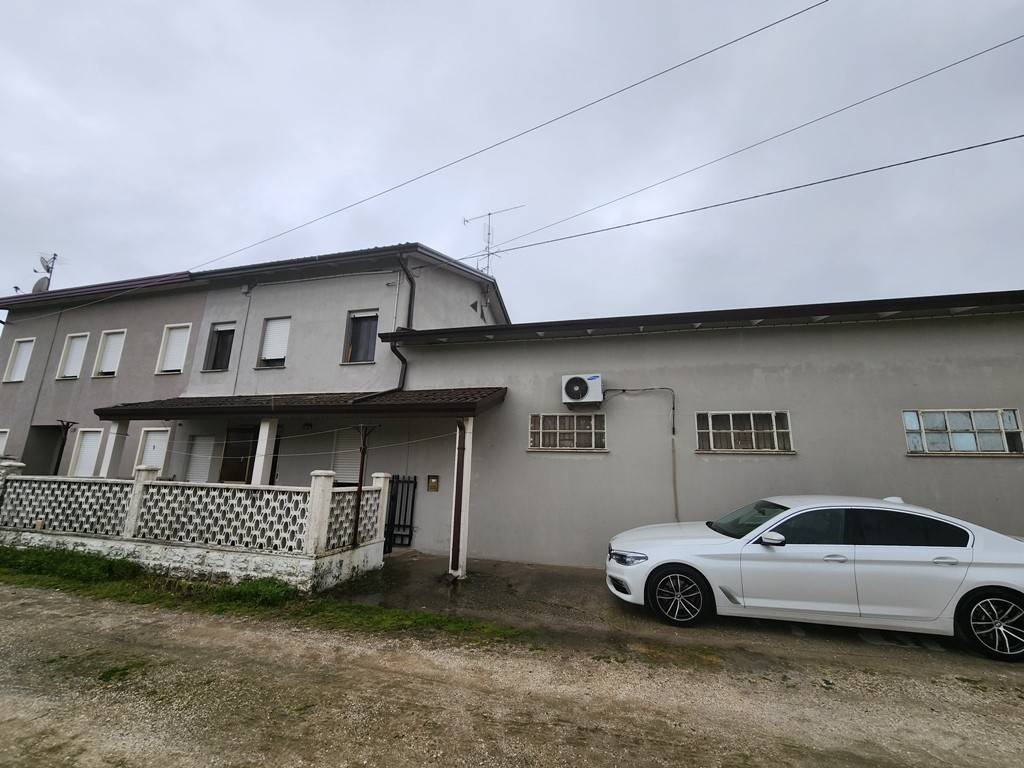 casa indipendente in vendita a Campolongo Maggiore in zona Liettoli
