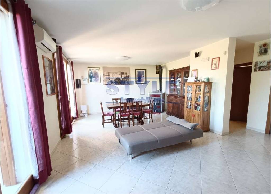 casa indipendente in vendita a Campolongo Maggiore in zona Bojon