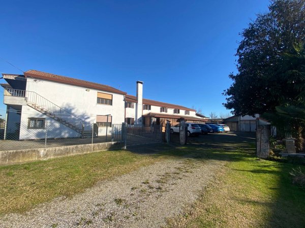 casa indipendente in vendita a Campolongo Maggiore